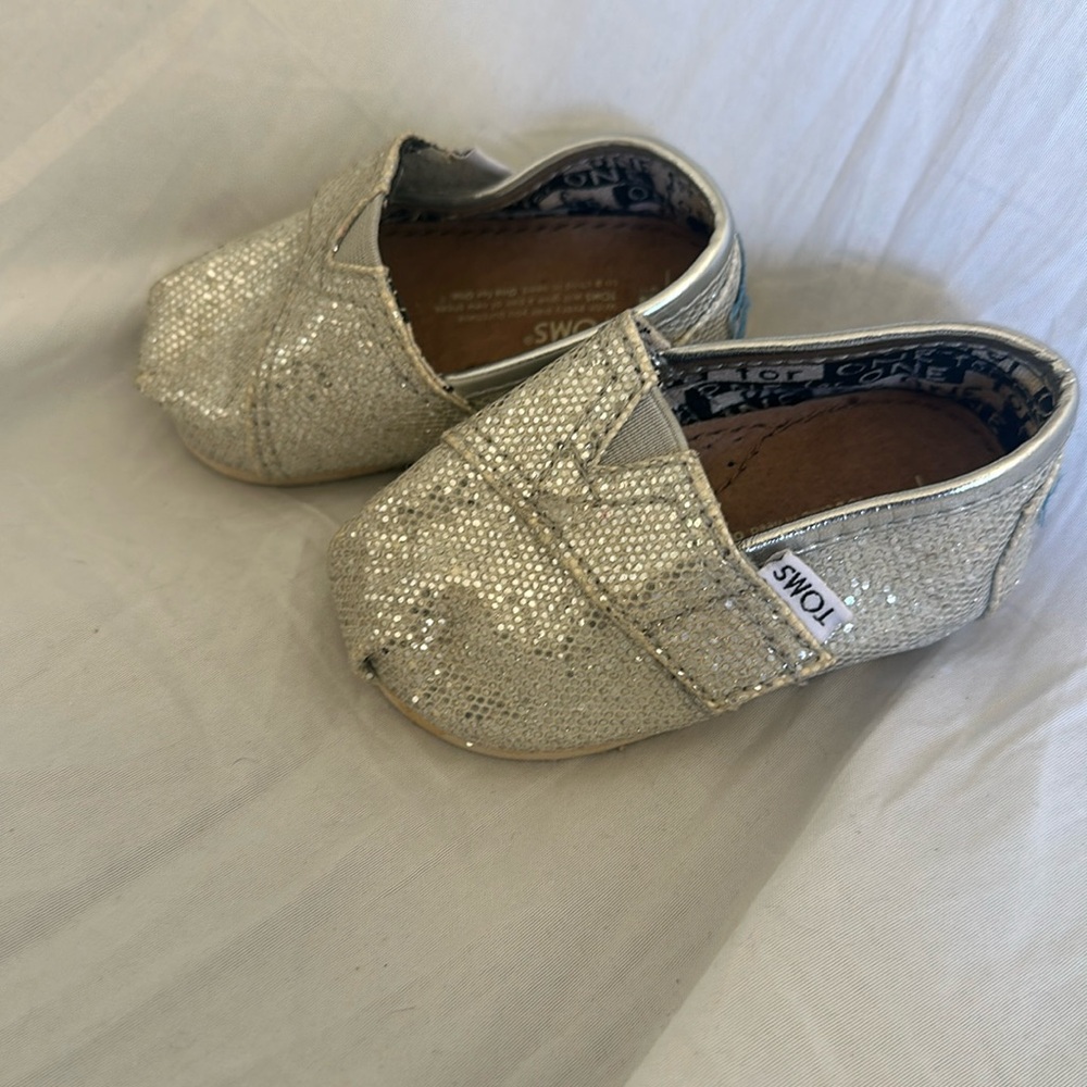 Tom’s Infant size T3 silver shoes